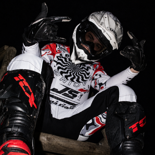 comment choisir sa tenue de motocross, composer sa tenue de cross, tenue de cross sur-mesure 2026-2027